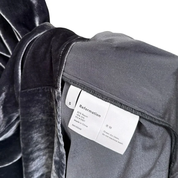 Reformation Size S Gaia Velvet V-Neck Midi Slip Dress in Caviar Slate Grey - Picture 4 of 6